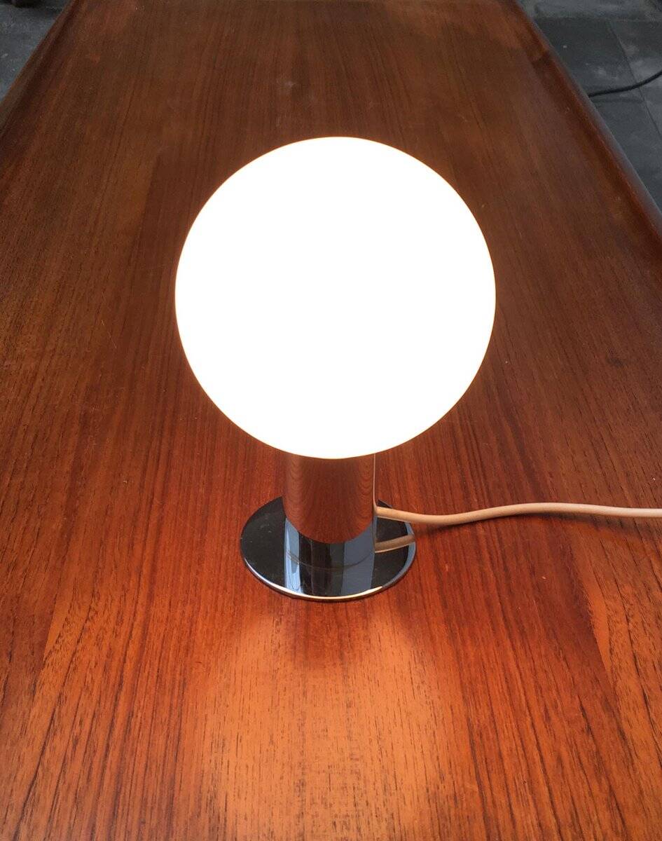 Lampe de table en chrome et verre de l'ère spatiale du milieu du siècle