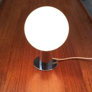 Lampe de table en chrome et verre de l'ère spatiale du milieu du siècle