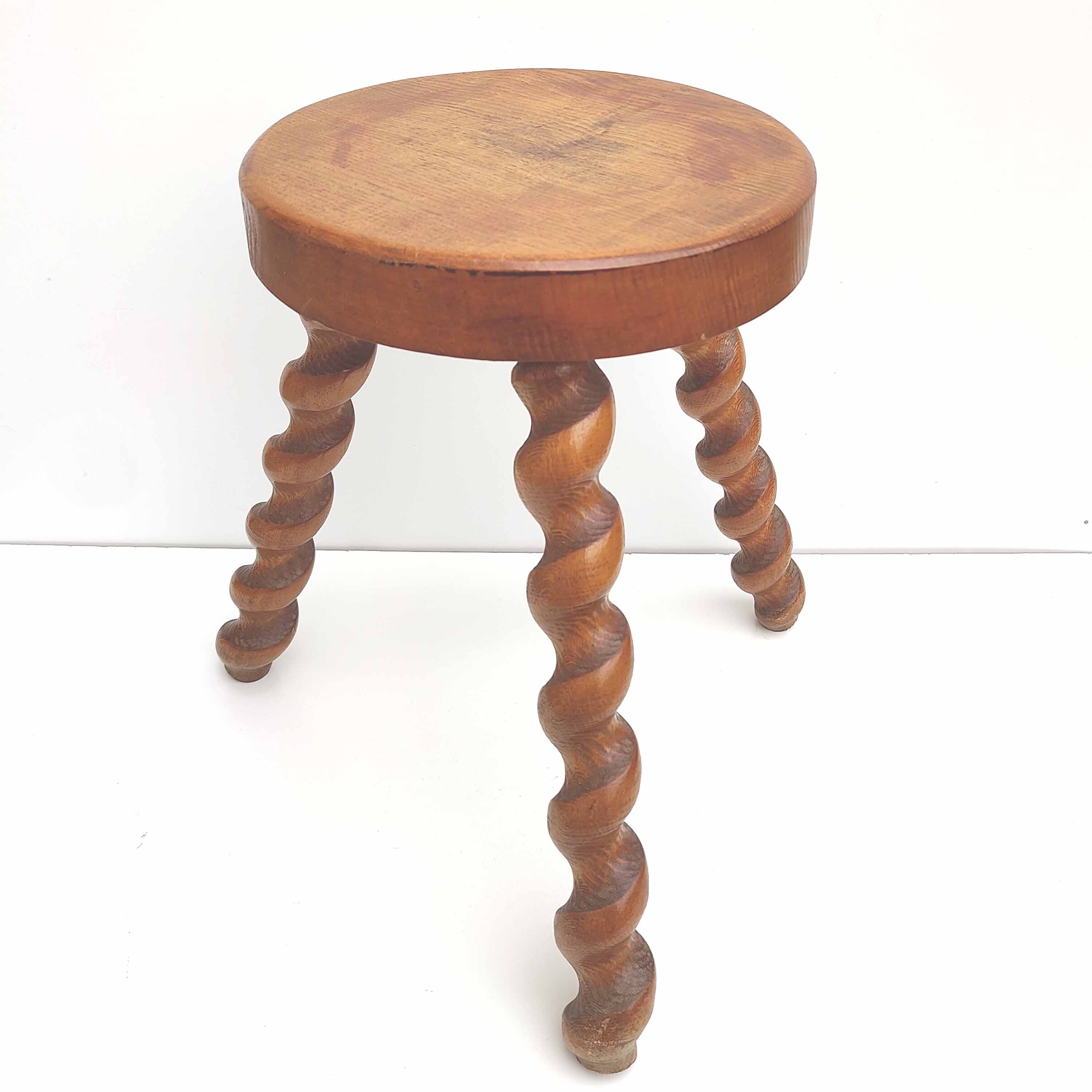 Tripod wood stool twisted feet