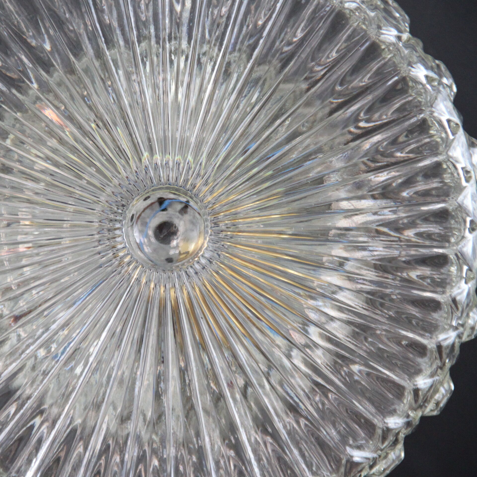 Round ceiling lamp