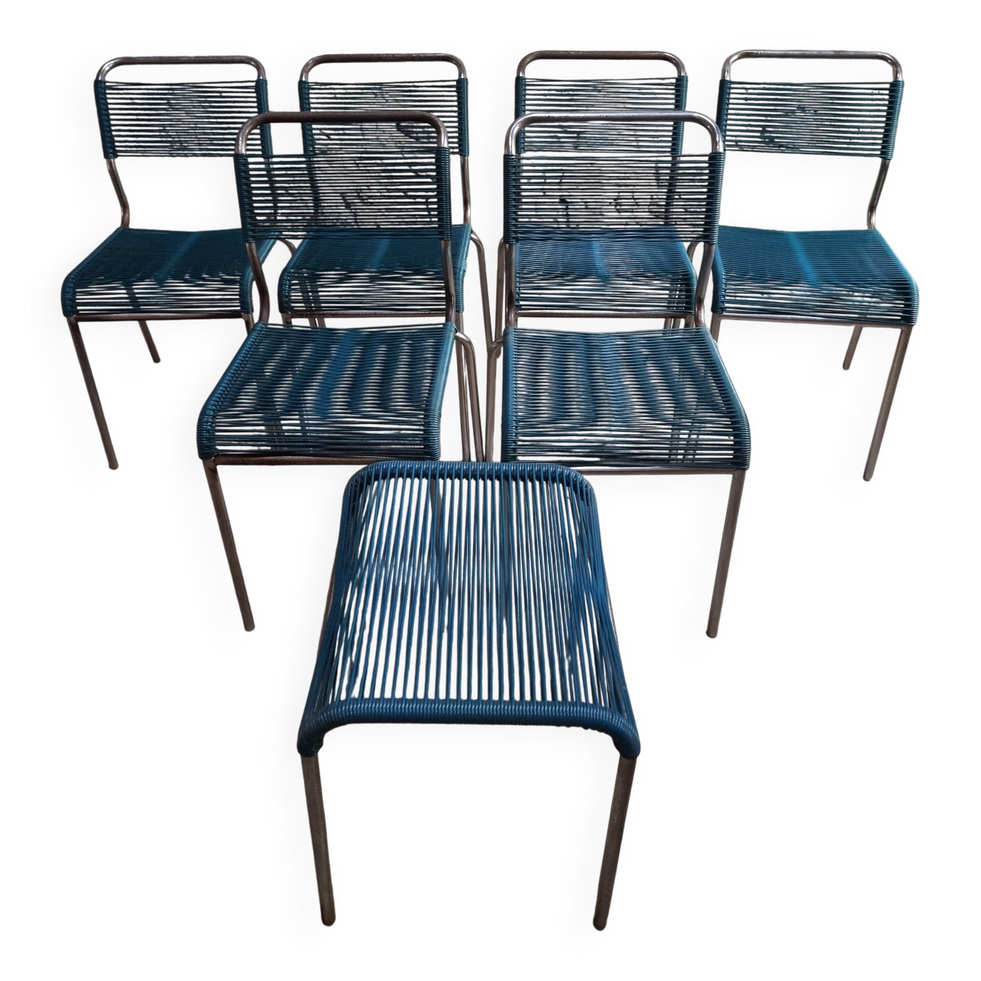 Ensemble de 6 chaises spaghetti françaises avec tabouret assorti – chaises bistrot à cadre chromé – sièges de café vintage empilables – milieu à fin du 20e siècle