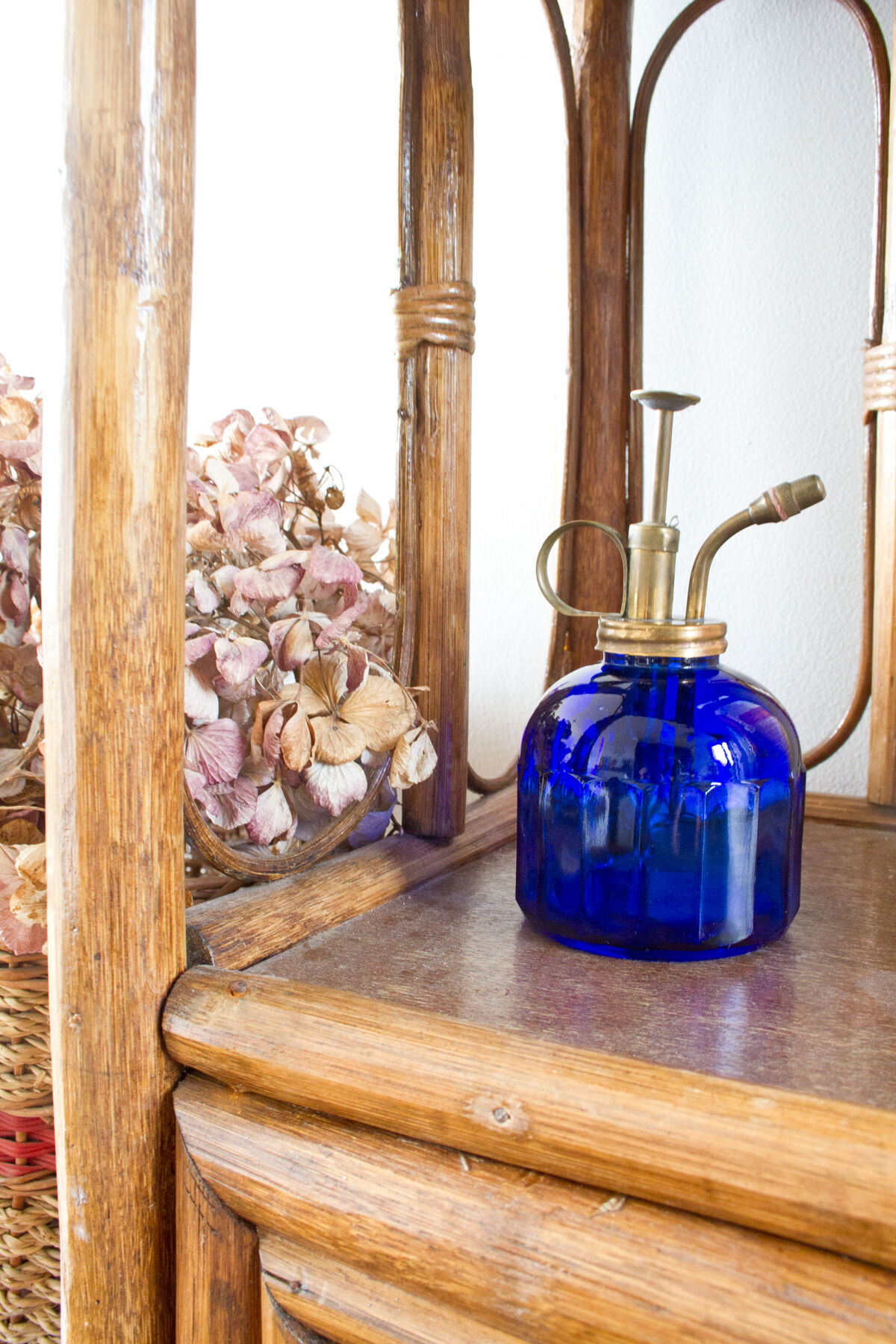 Blue glass vaporizer