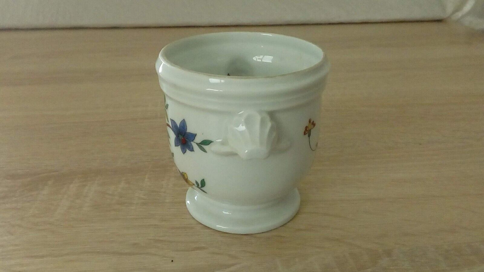 Cache pot refresher porcelain of paris decor chateau de conde