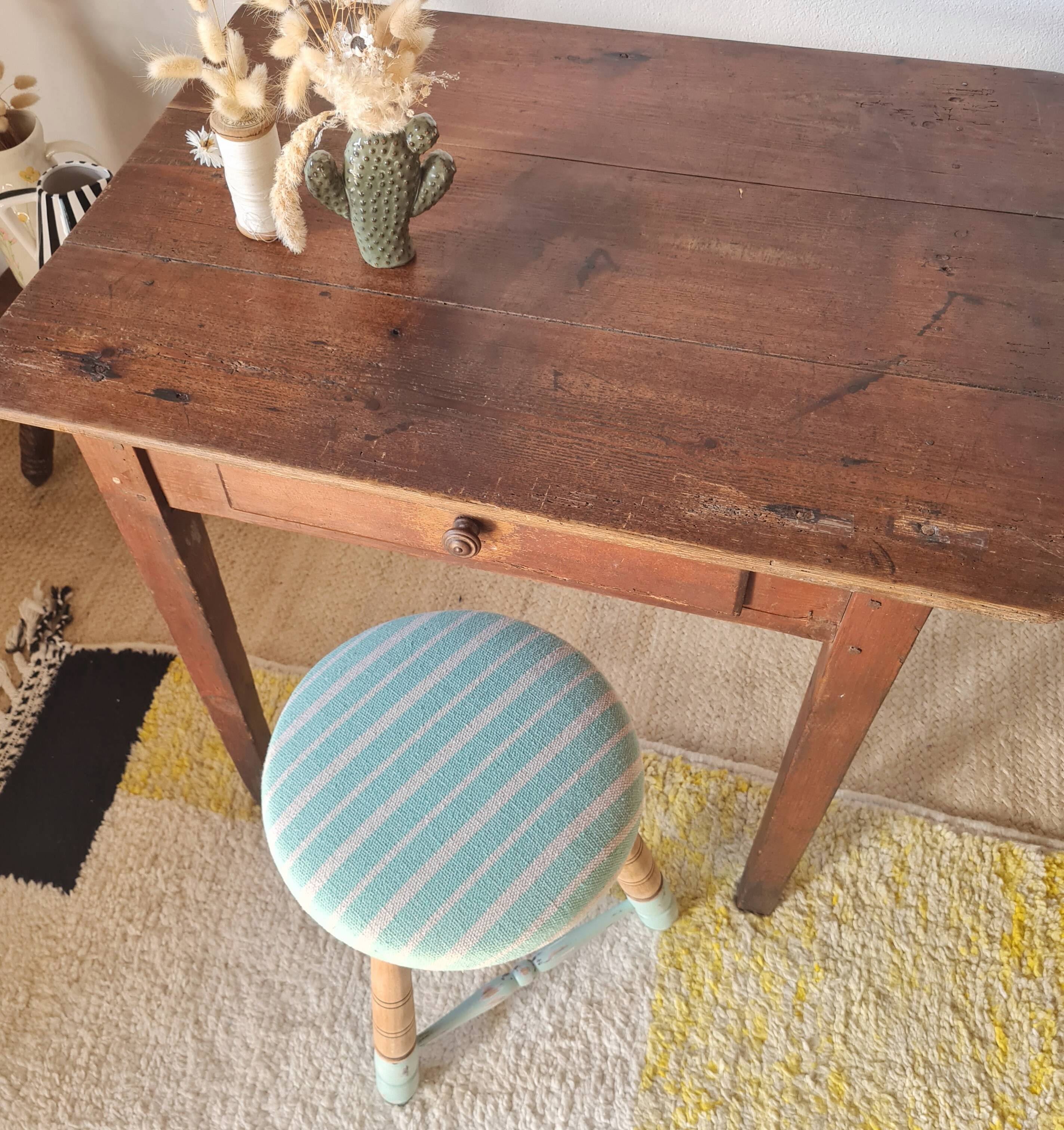 Small antique farmhouse table in wood – vintage rustic desk