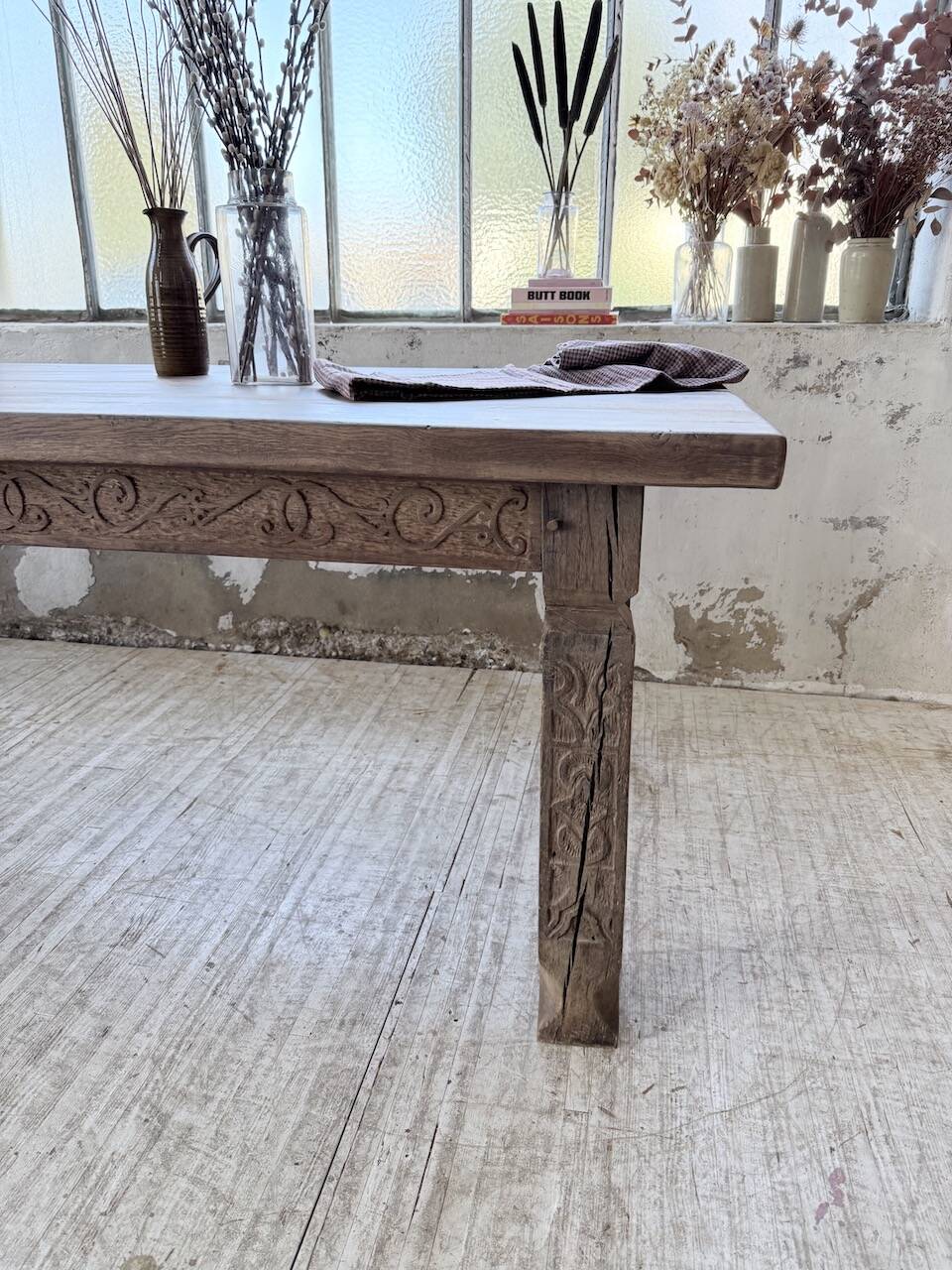 XL farmhouse table in solid oak, brutalist style, 20th century.