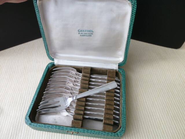 Set of 12 silver-plated cake forks