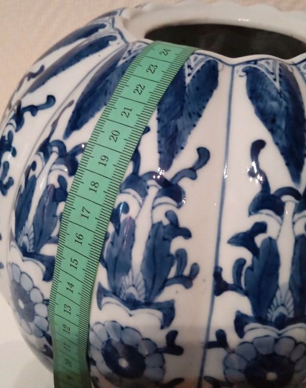 Chinese ginger porcelain pot blue and white