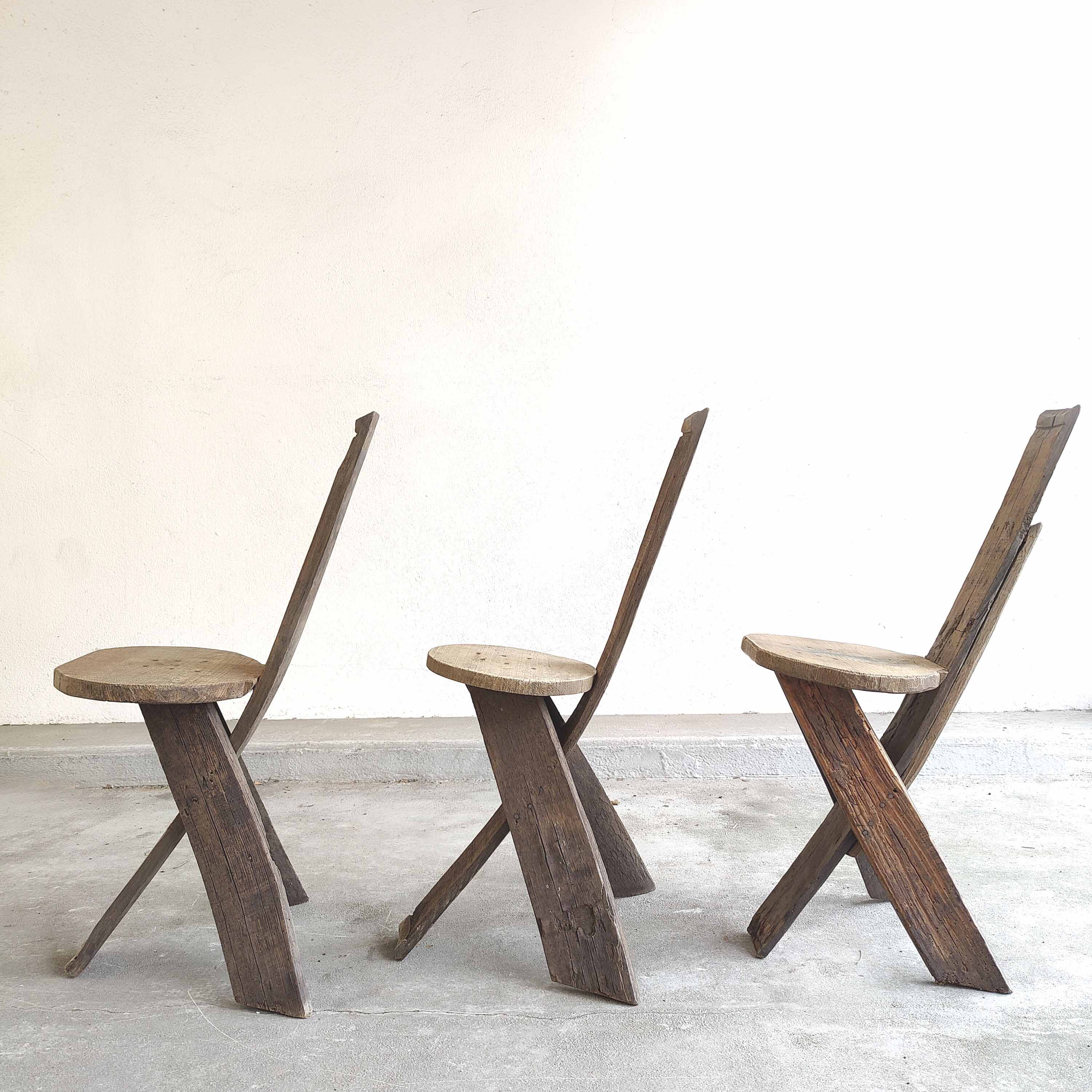 Set of 3 chairs brutalist tripod solid wood