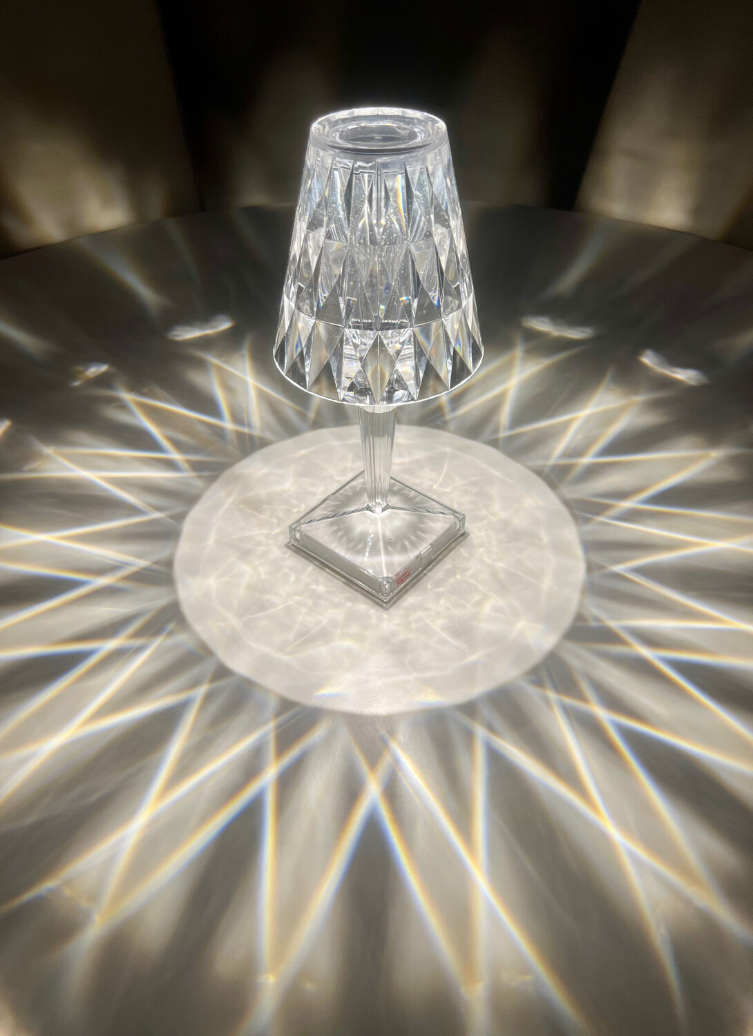 Kartell Original Transparent Battery Lamp – design by Ferruccio Laviani