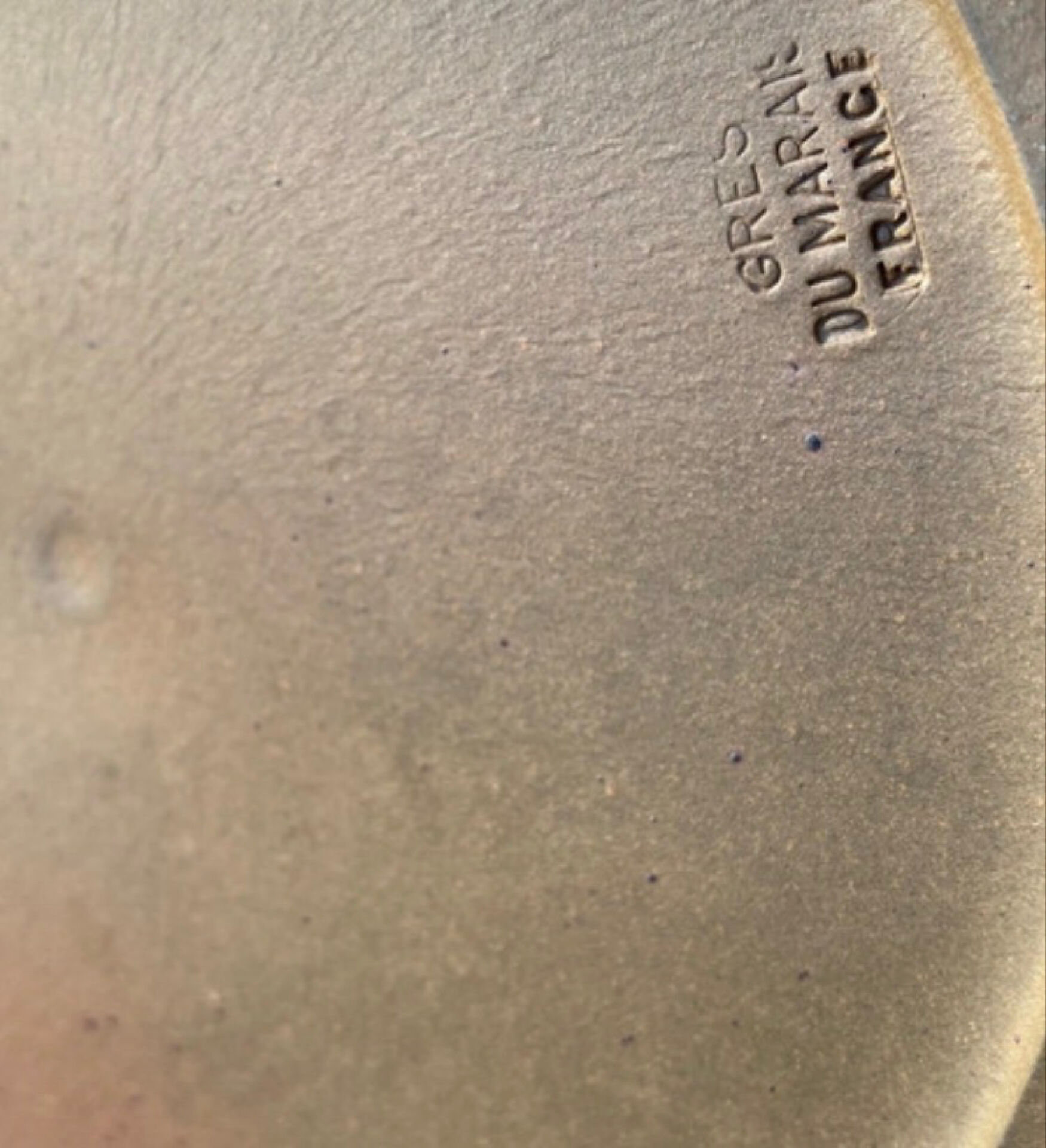 Raw organic flat plates Gre du Marais