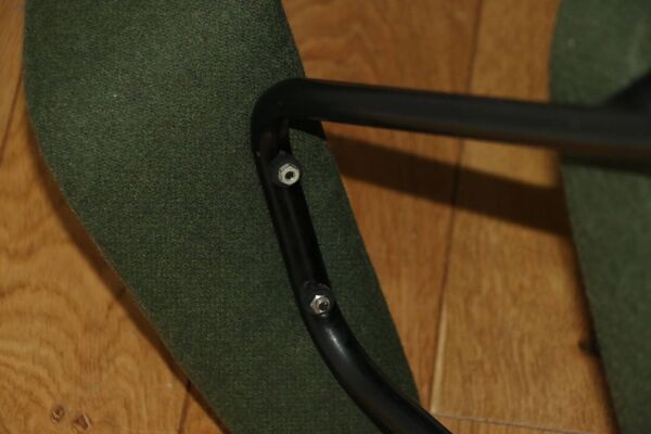 Fauteuil 675 Robin Day Airborne