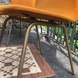 Six chaises orange