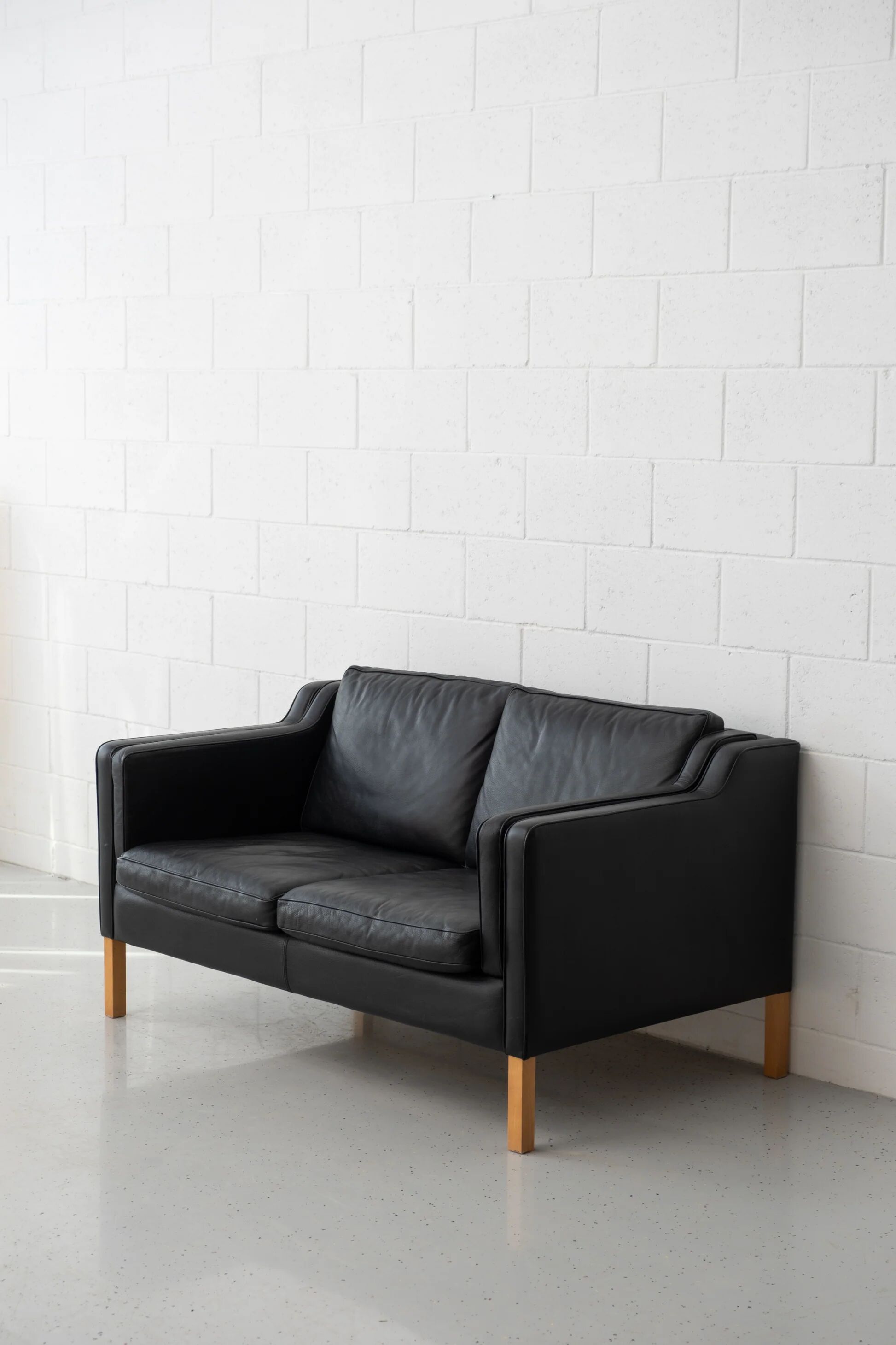 Stouby black leather sofa