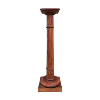 Wooden column/harness