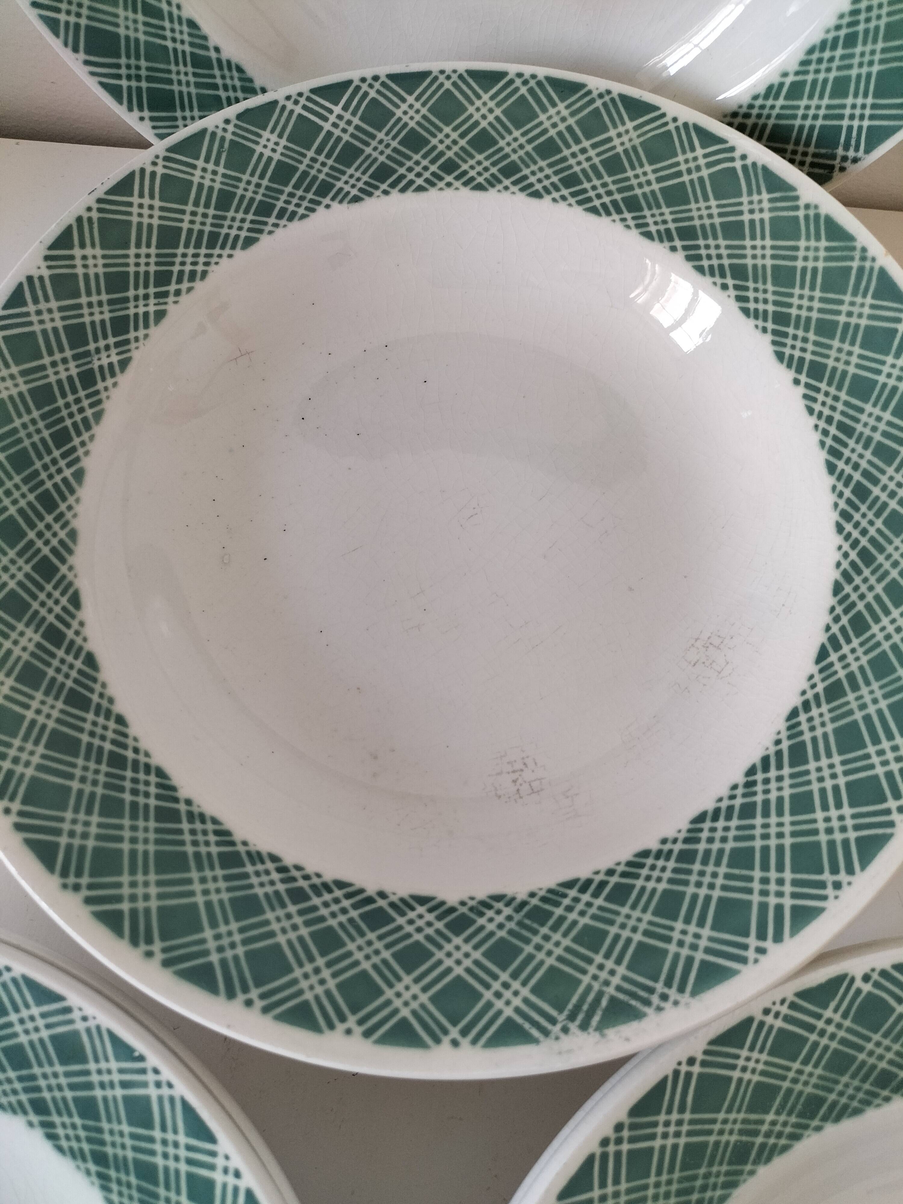 Set of 9 earthenware soup plates – Saint-Amand, decor no. 207 (1941)