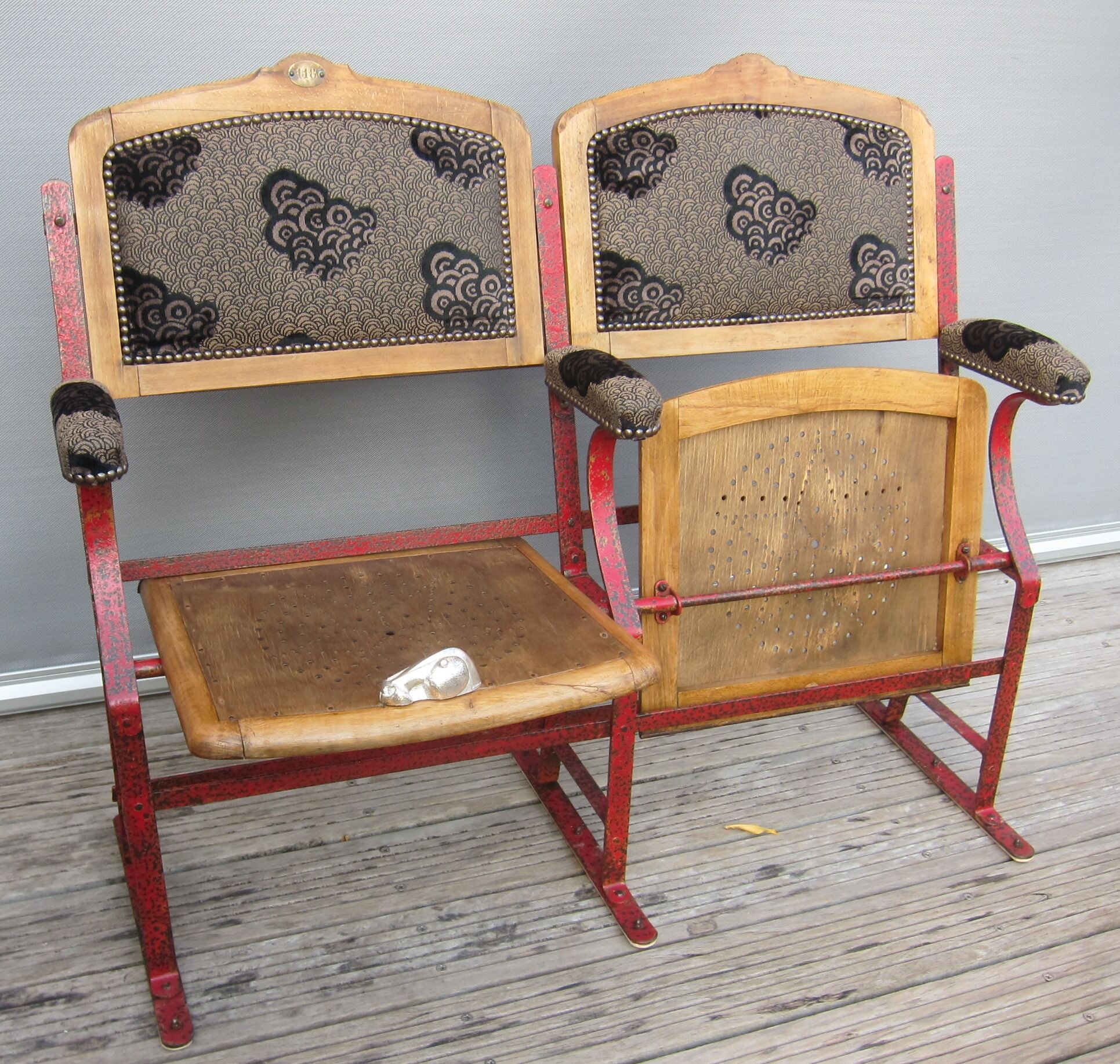 Fauteuils théâtre cinéma 1900 appairés tapissier