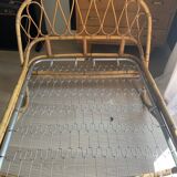 Lit corbeille en rotin vintage