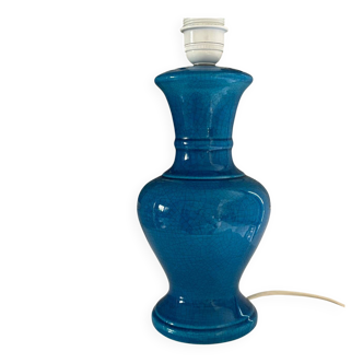 Crackle-coated earthenware lamp