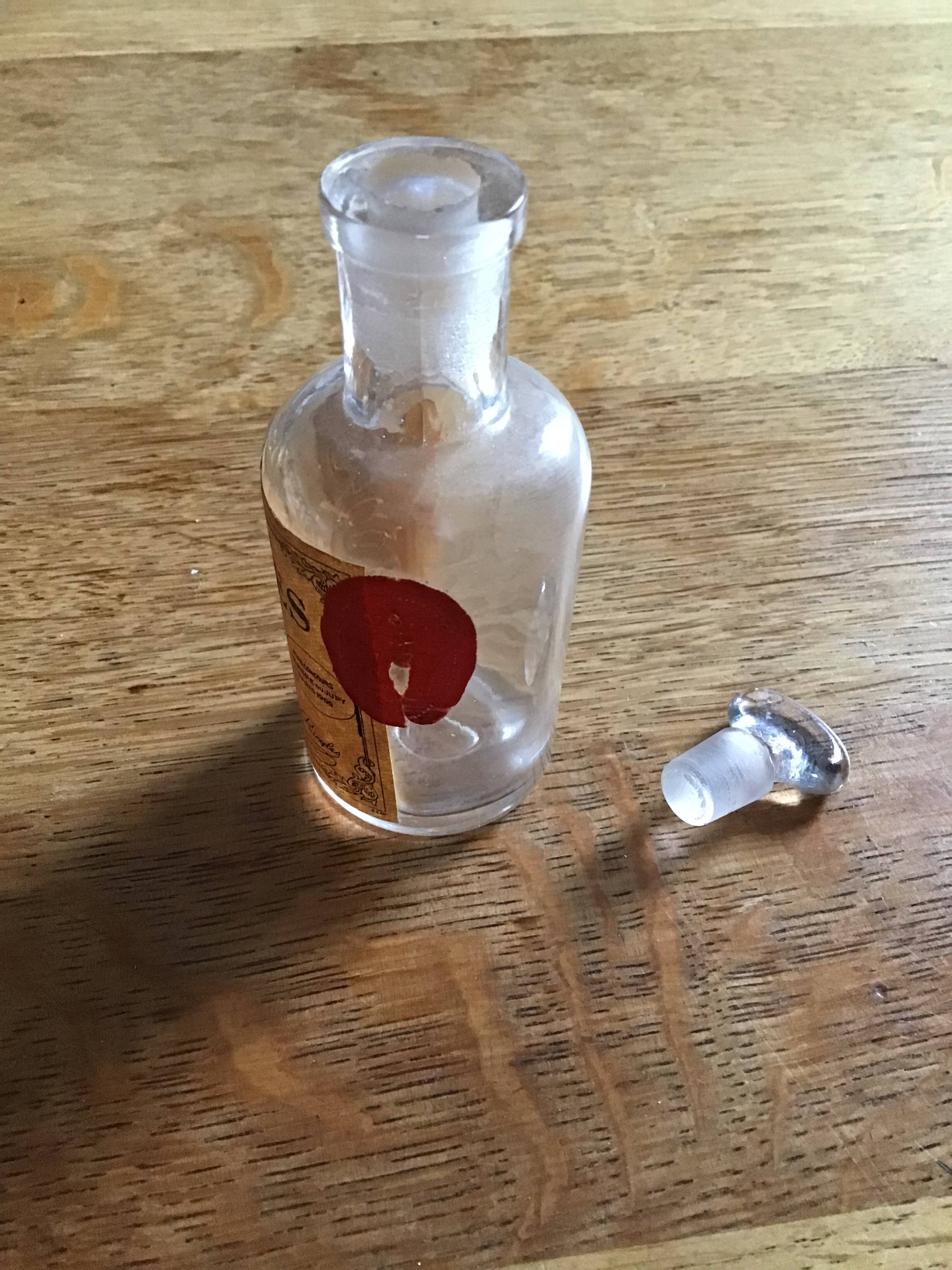 Old medicine boxes, Ricqles