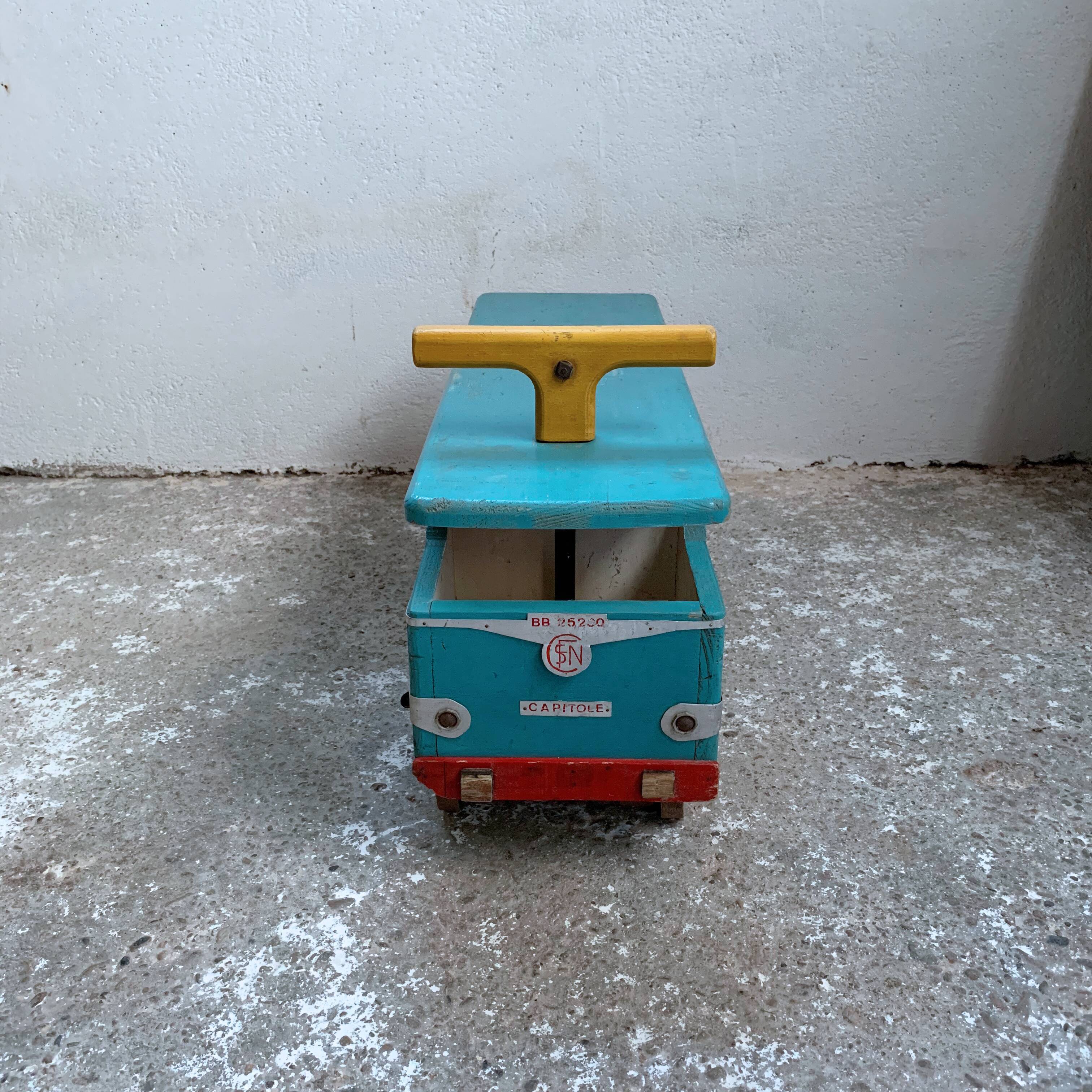 Former carrier Toy locomotive SNCF