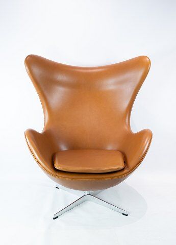 Egg armchair model 3316 designed by Arne Jacobsen for Fritz Hansen 1958