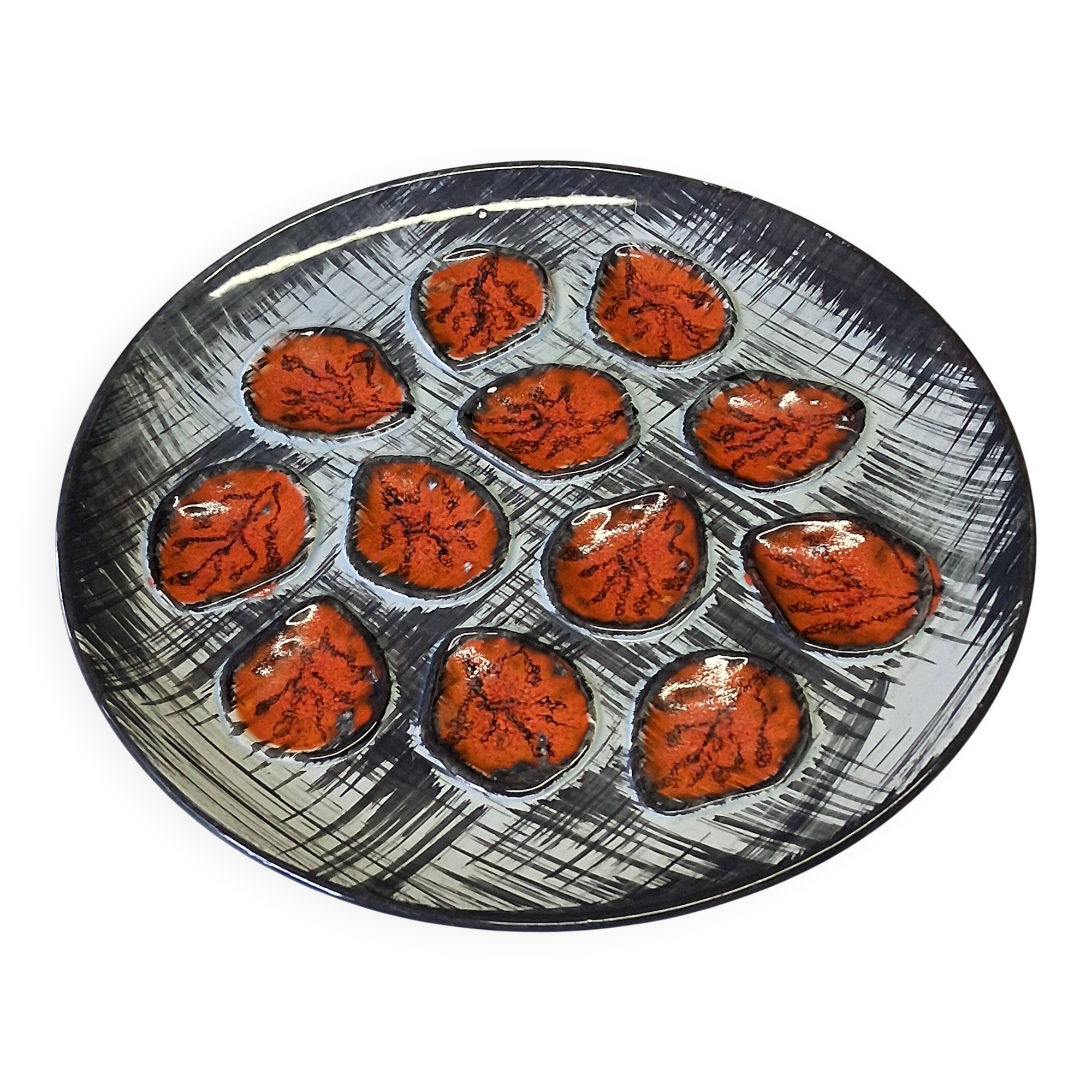 Very nice oyster dish from "mbfa pornic" in very good condition.