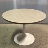 Tulip table