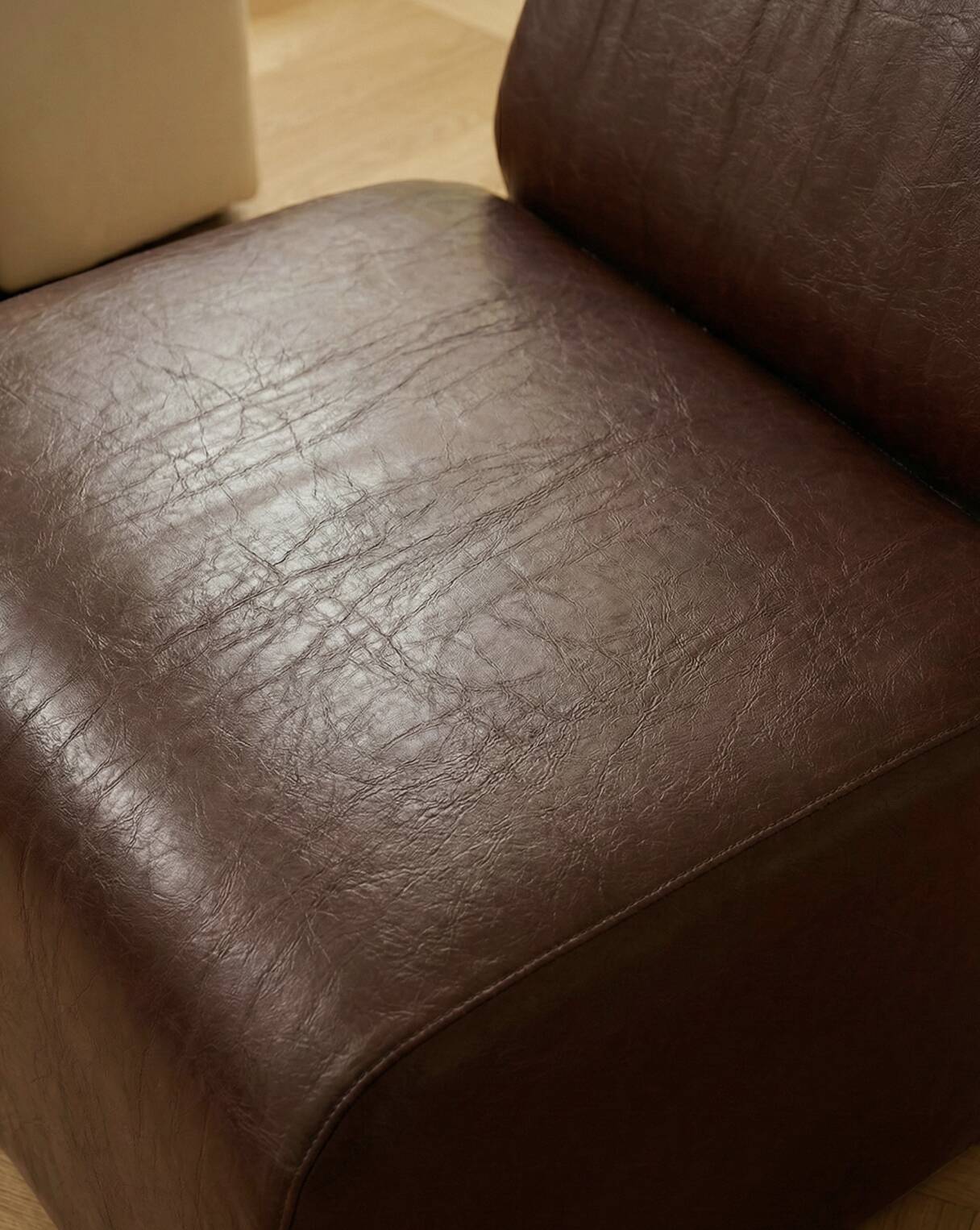 Paire de chauffeuses modulaires vintage en simili-cuir bordeaux - Années 70