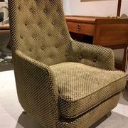 Fauteuil boutonné du milieu du siècle avec pieds en métal