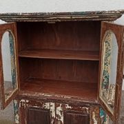Armoire vitrée en bois ancienne patinée
