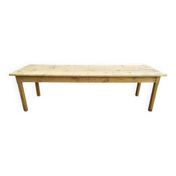 Farm table