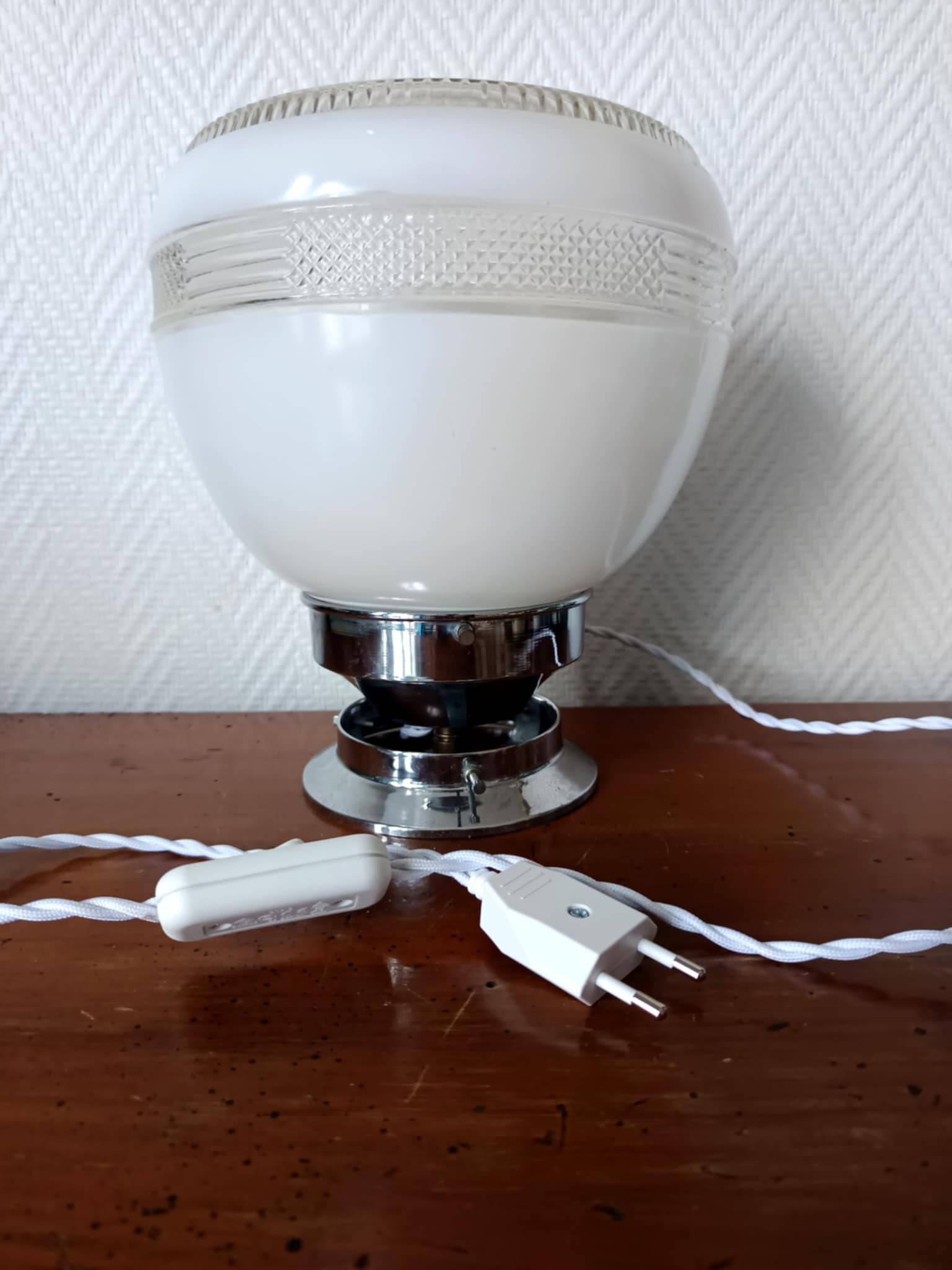 Lampe space age globe et chrome