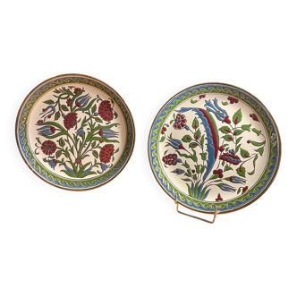 2 assiettes décoratives en faïence d'origine grecques en bon état
