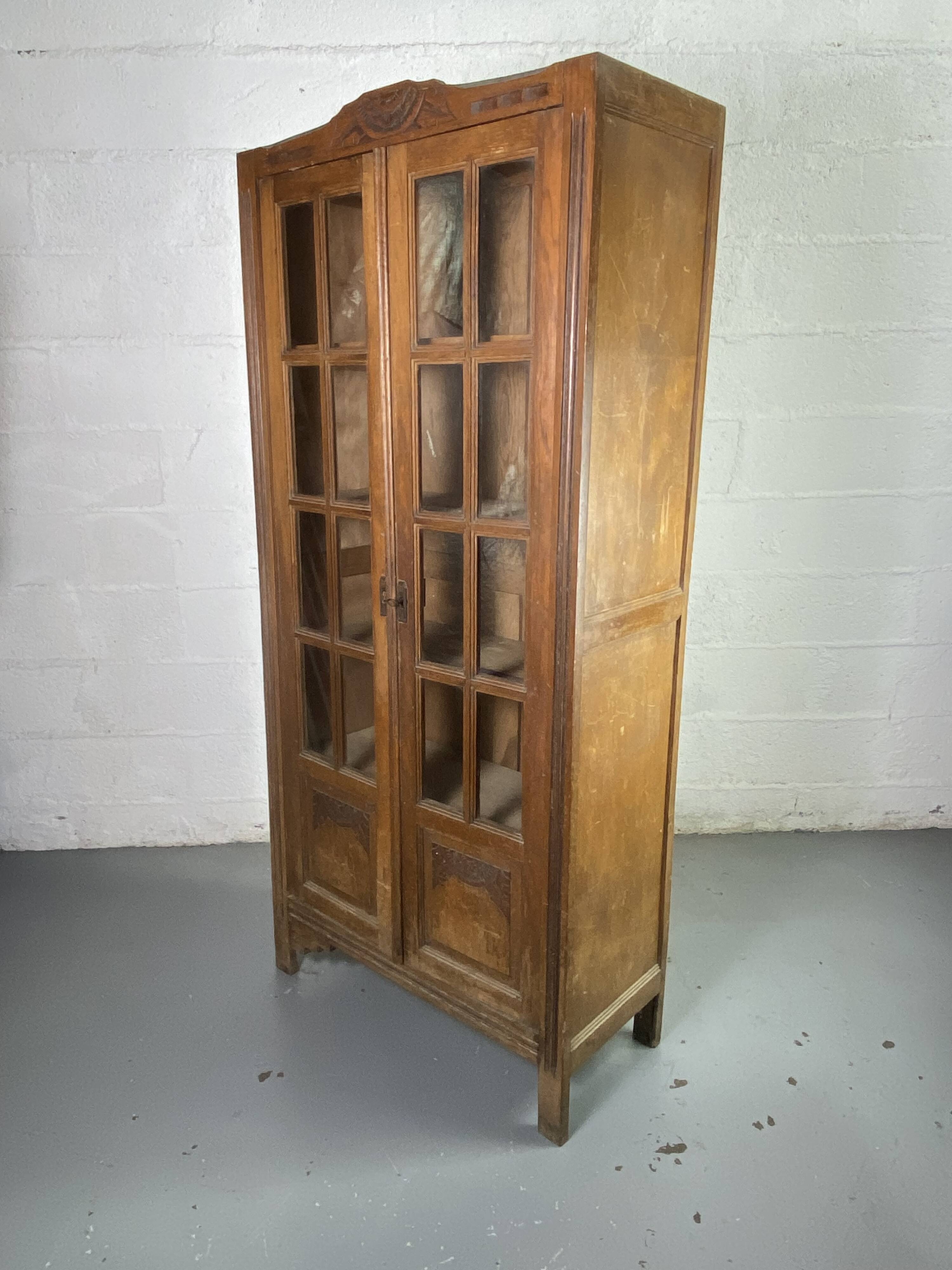 Art-Deco glass cabinet