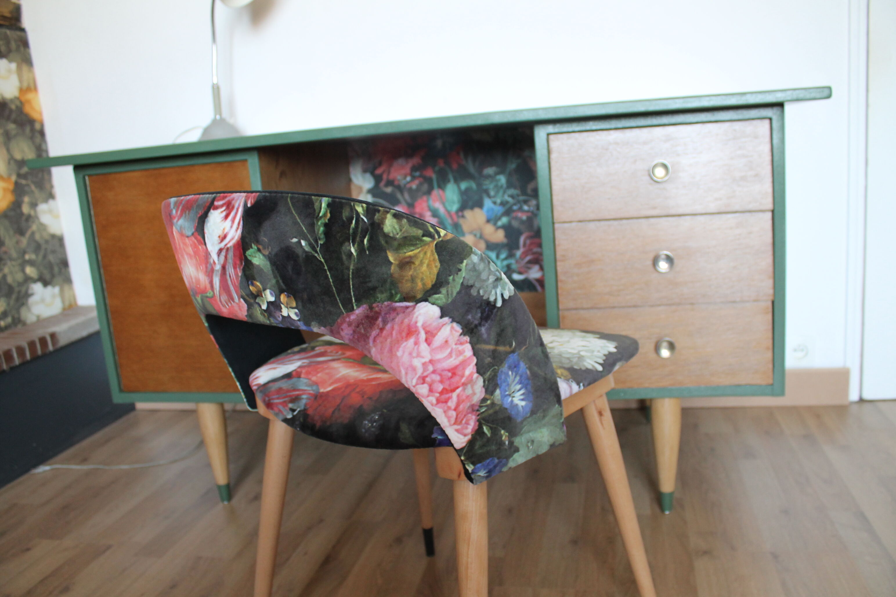 Restored office, 60/70 year, forest green and ancient flowers