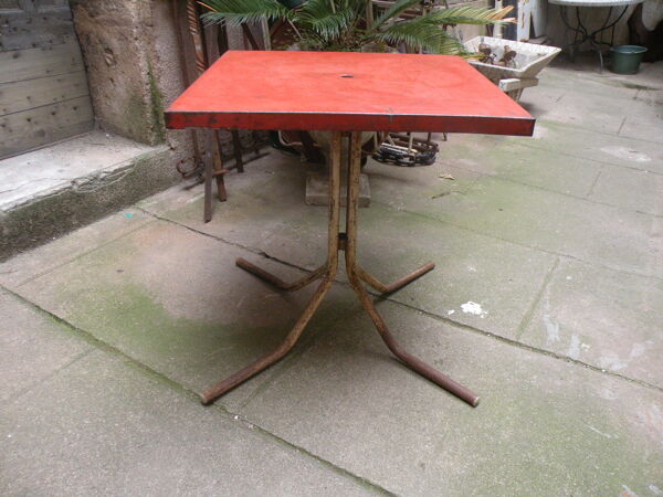 Table de bistrot, restaurant carré en métal année 1950,1960