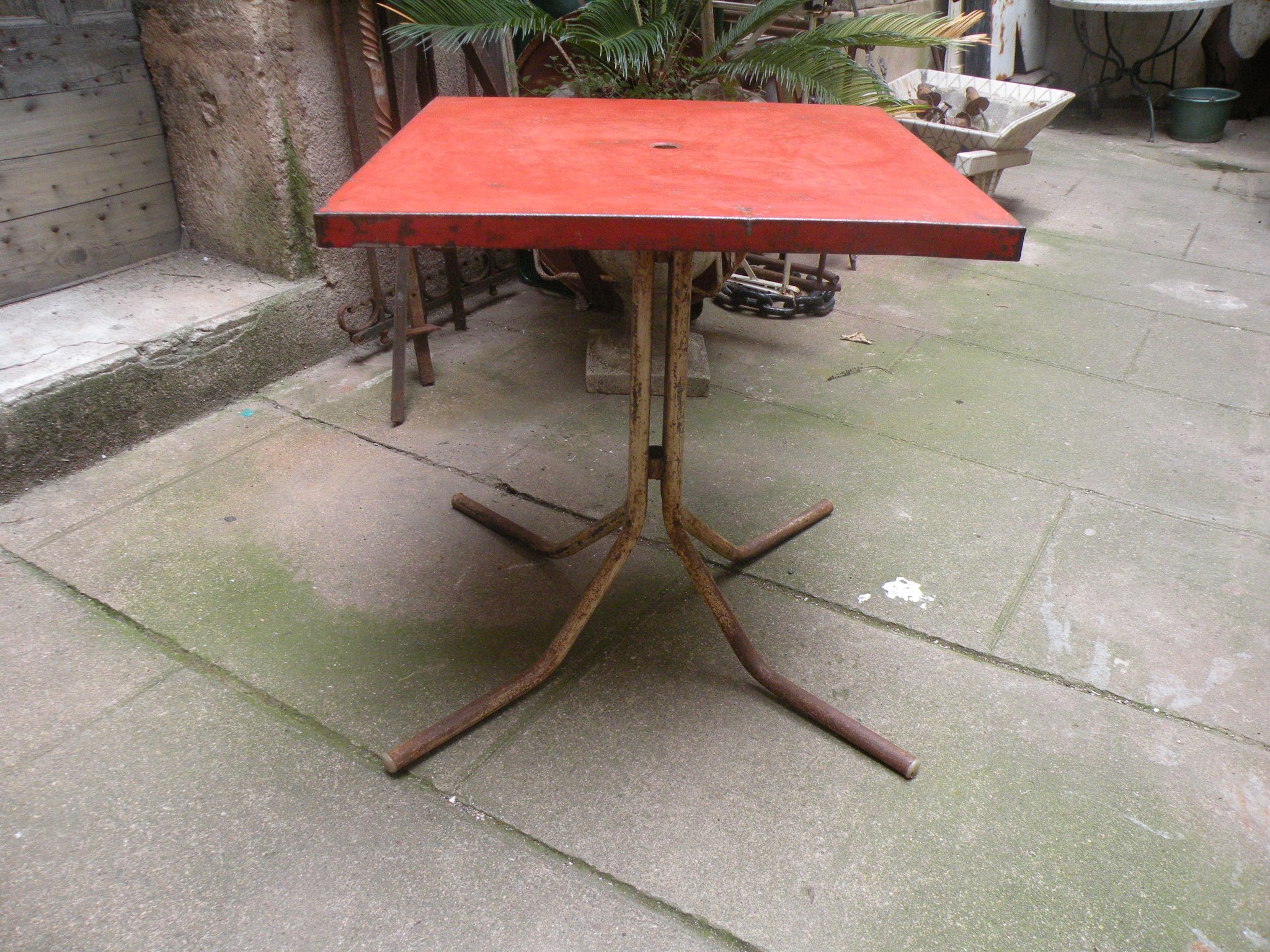 Table de bistrot, restaurant carré en métal année 1950,1960