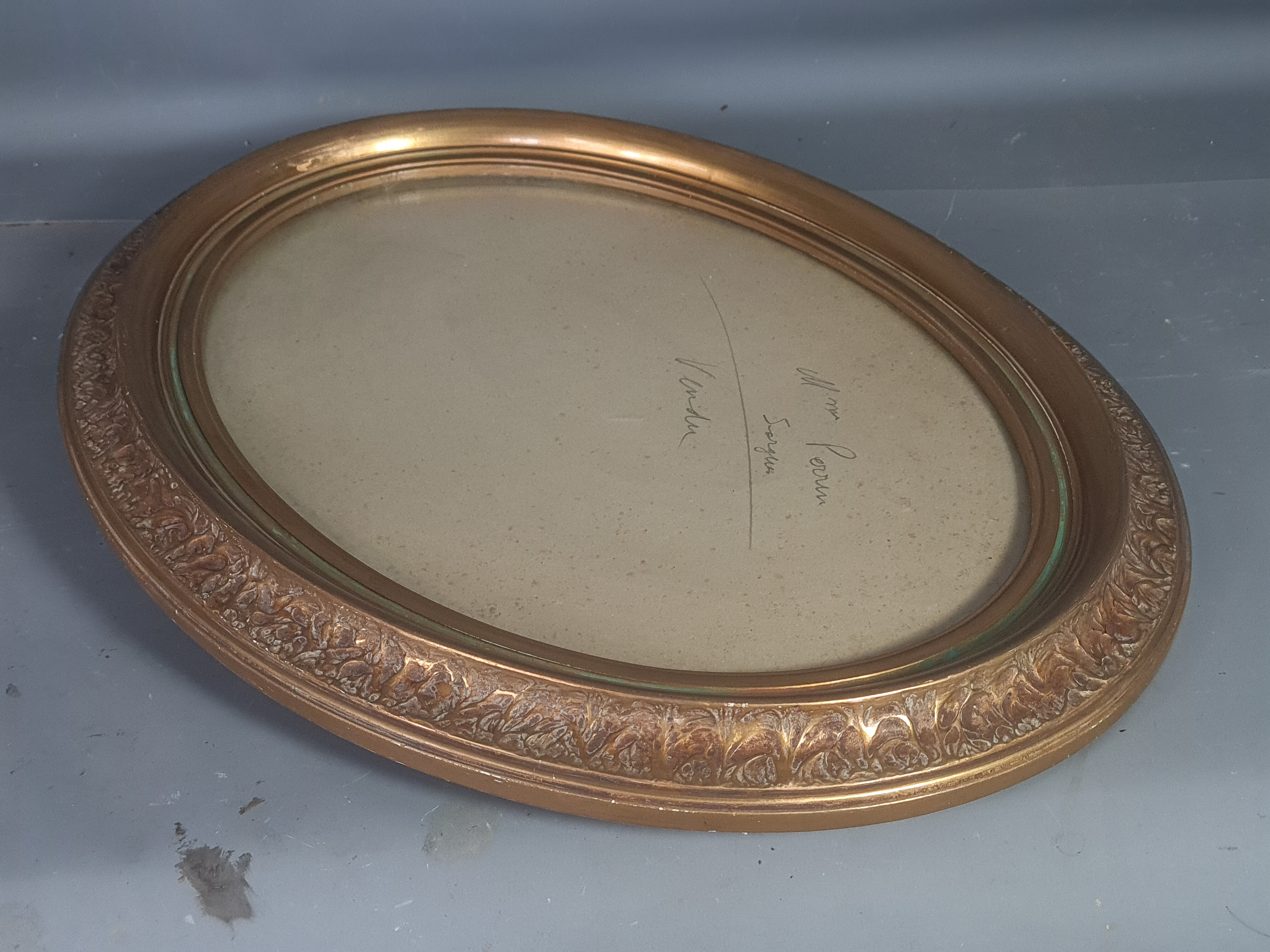 Ancien cadre oval bois stuc dor