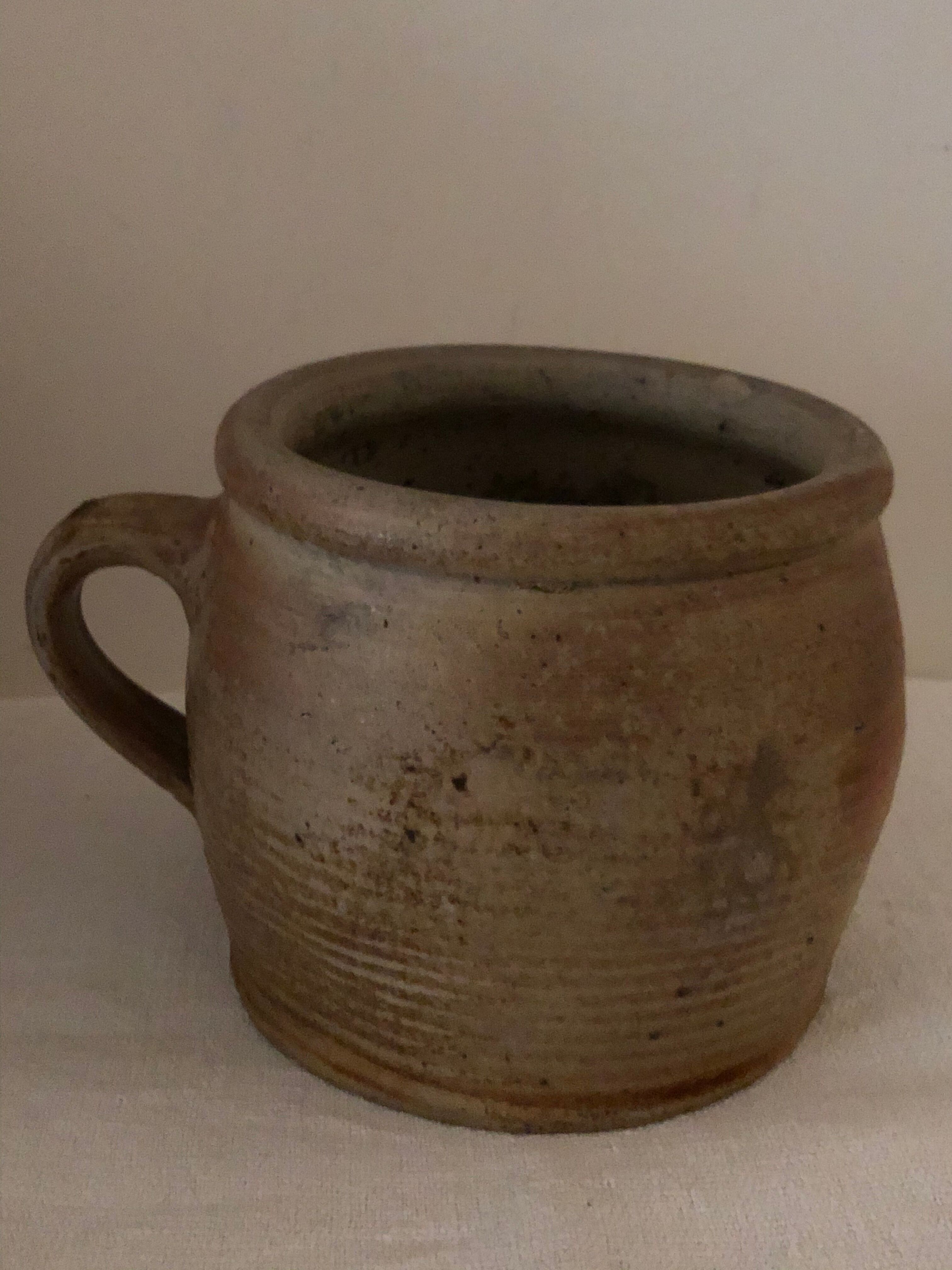 Pot en grès vernissé porte-ustensiles en cuisine