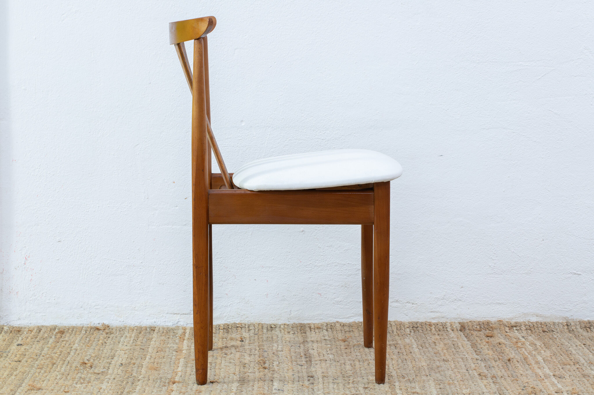 Vintage Scandinavian Chair – 47 cm