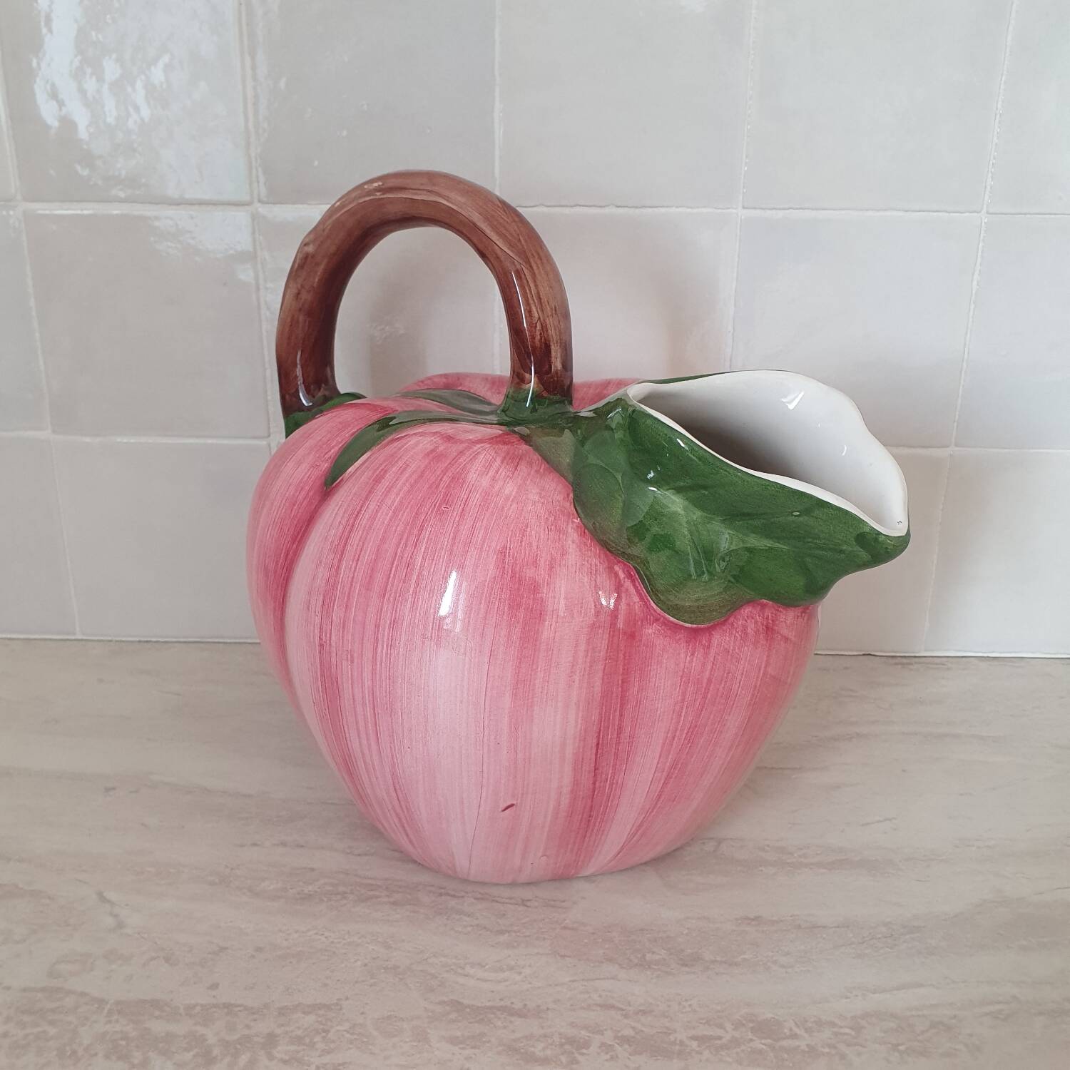 Pichet en céramique forme Pêche ou Tomate / rose