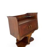 Tables de chevet italiennes Art déco en ronce de noyer, années 1950. Il ya une tablette supérieure en verre