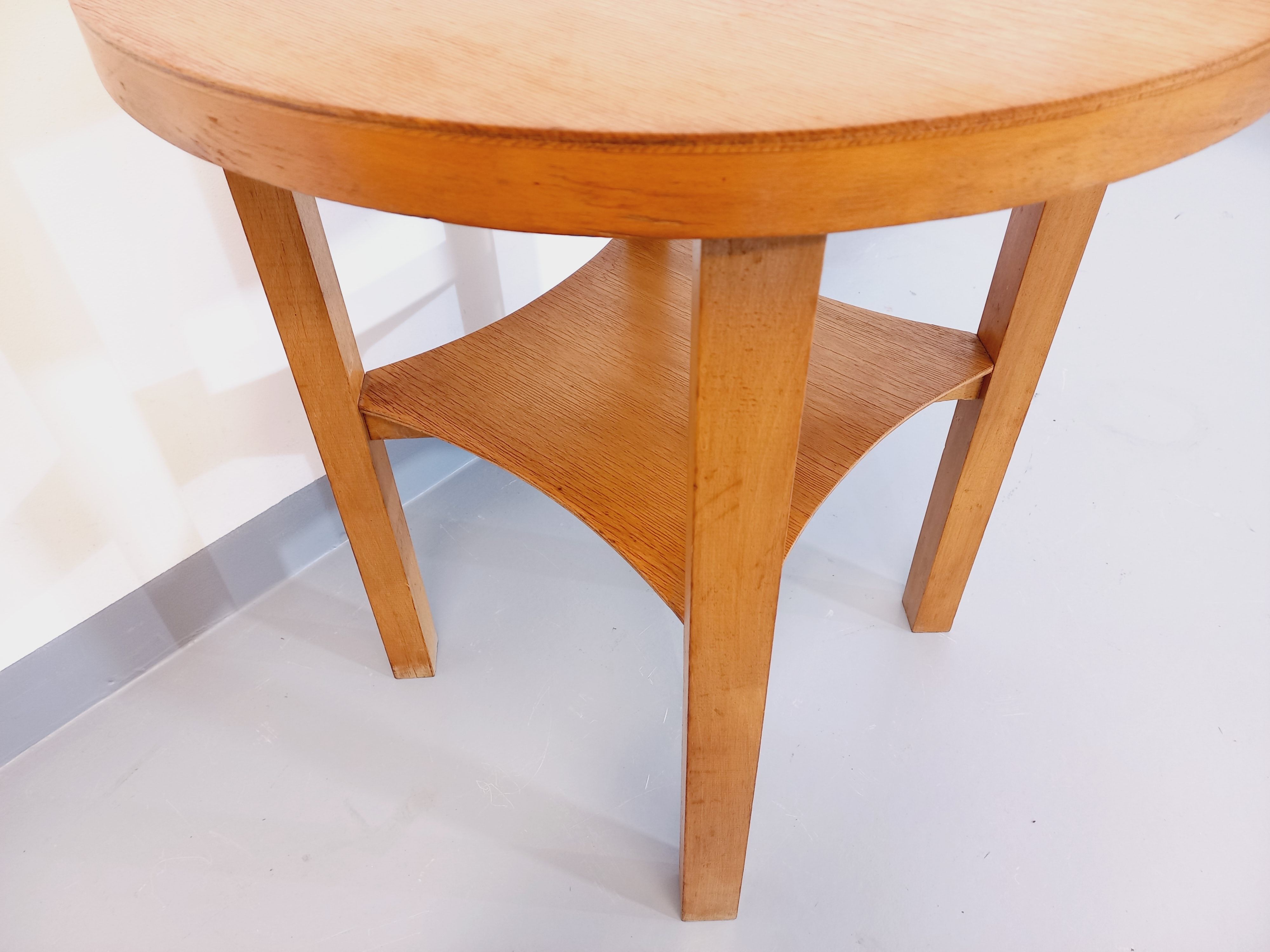 vintage light wood pedestal table from the 50s 60s