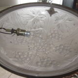 Hanging of 30 years in molded glass