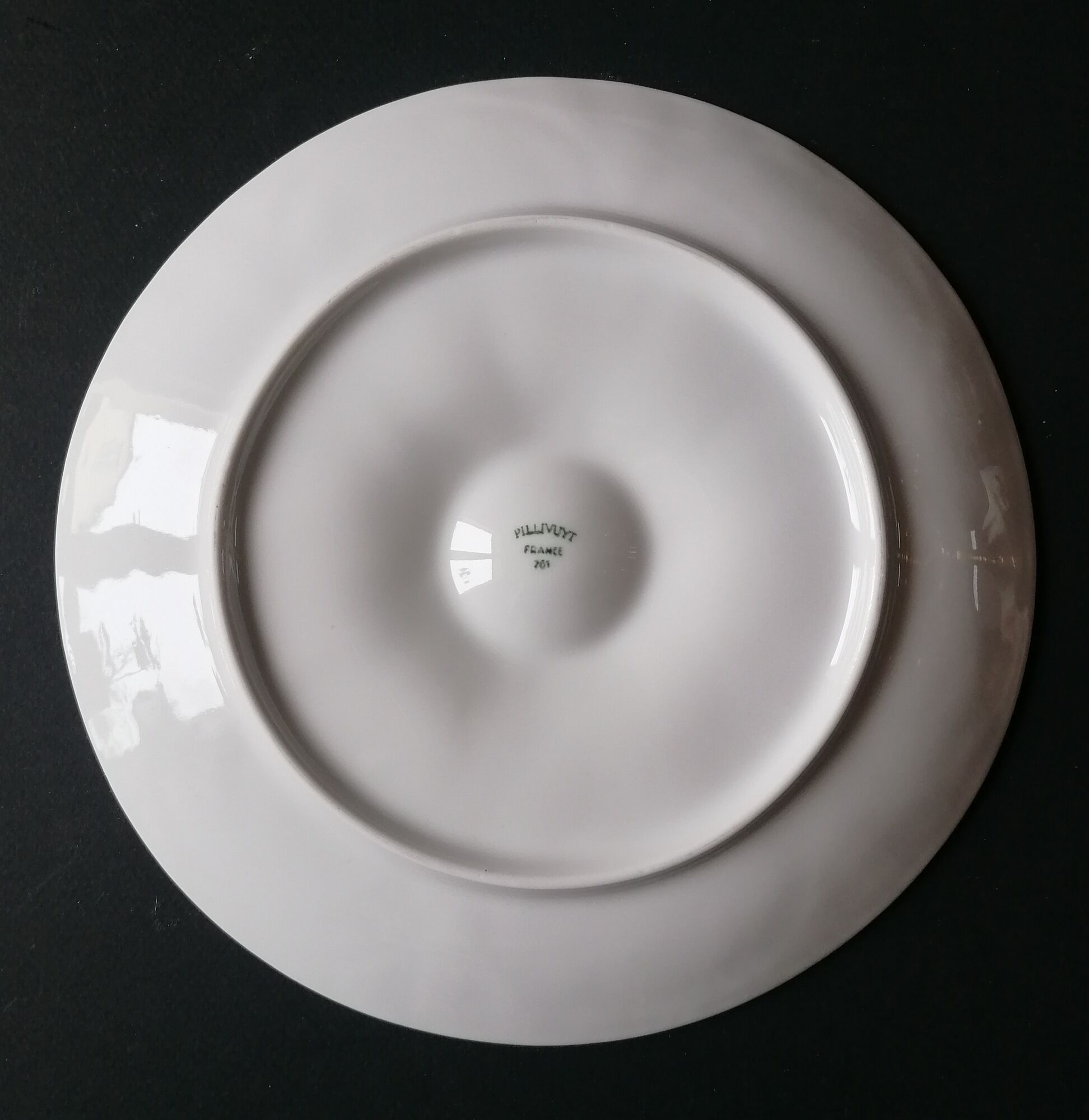 5 oyster plates in pillivuyt white porcelain