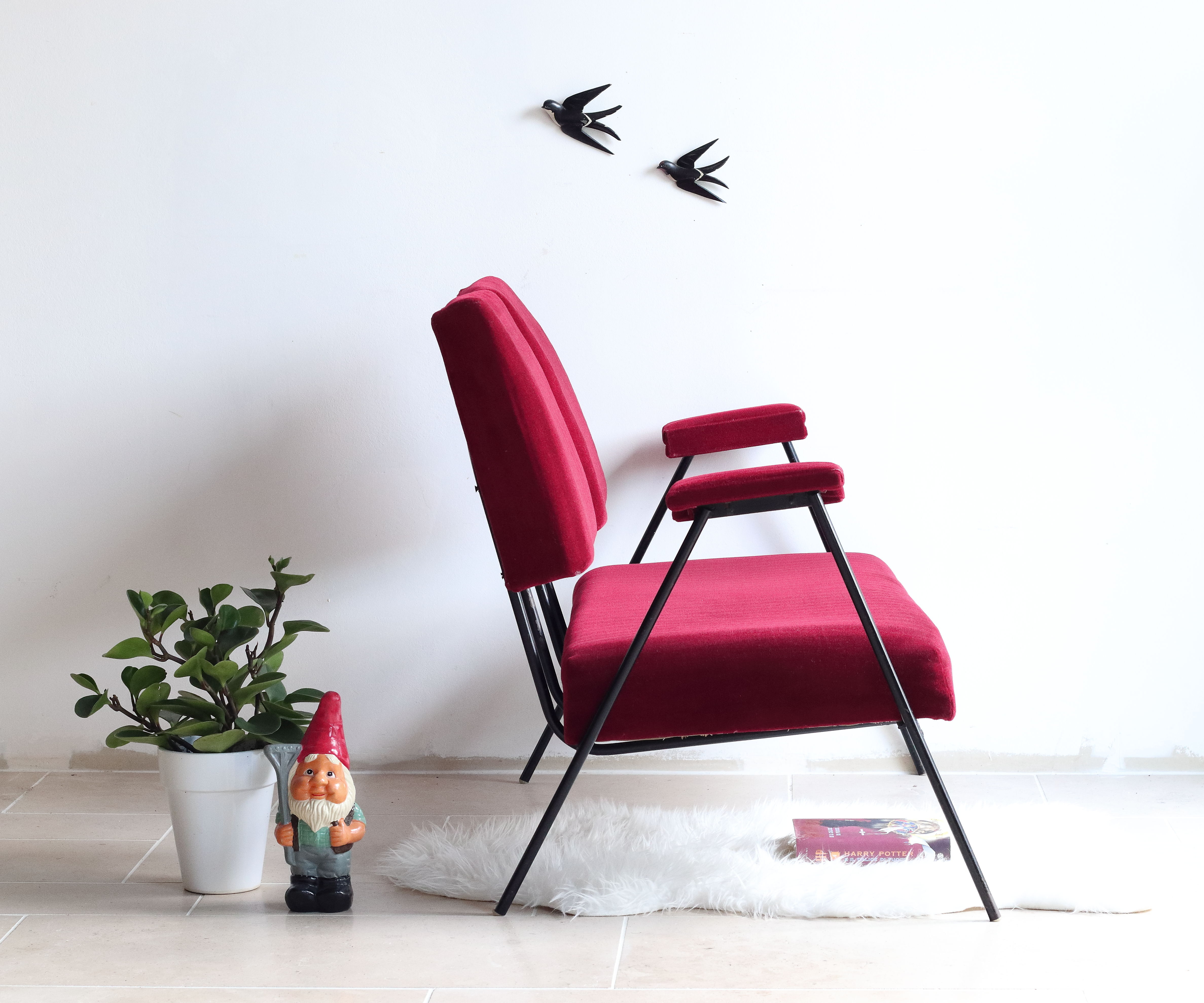 60s design sofa in metal and red velvet