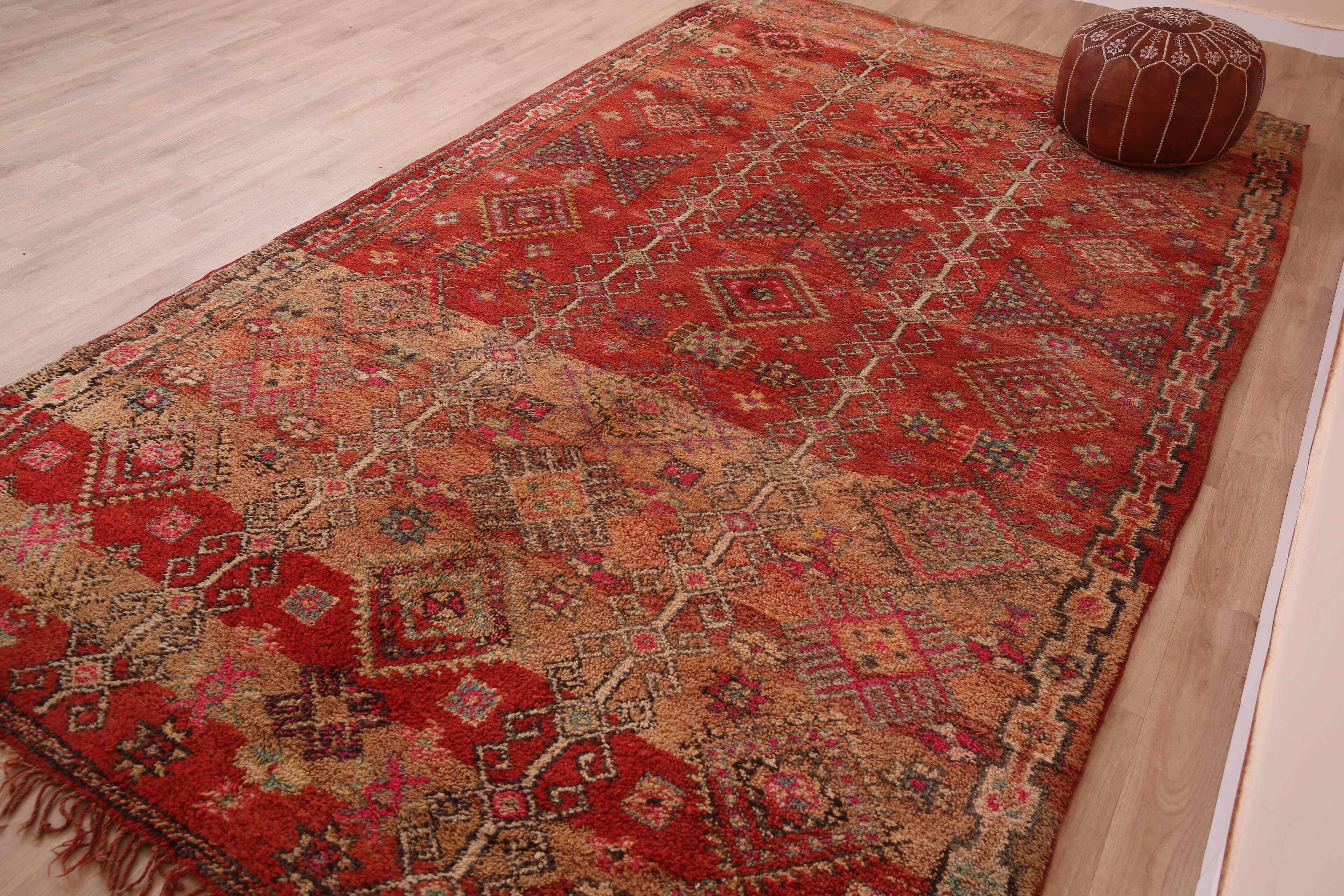 Vintage Moroccan Wool Rug 196 x 350 cm, Berber Handmade Bohemian Rug Unique