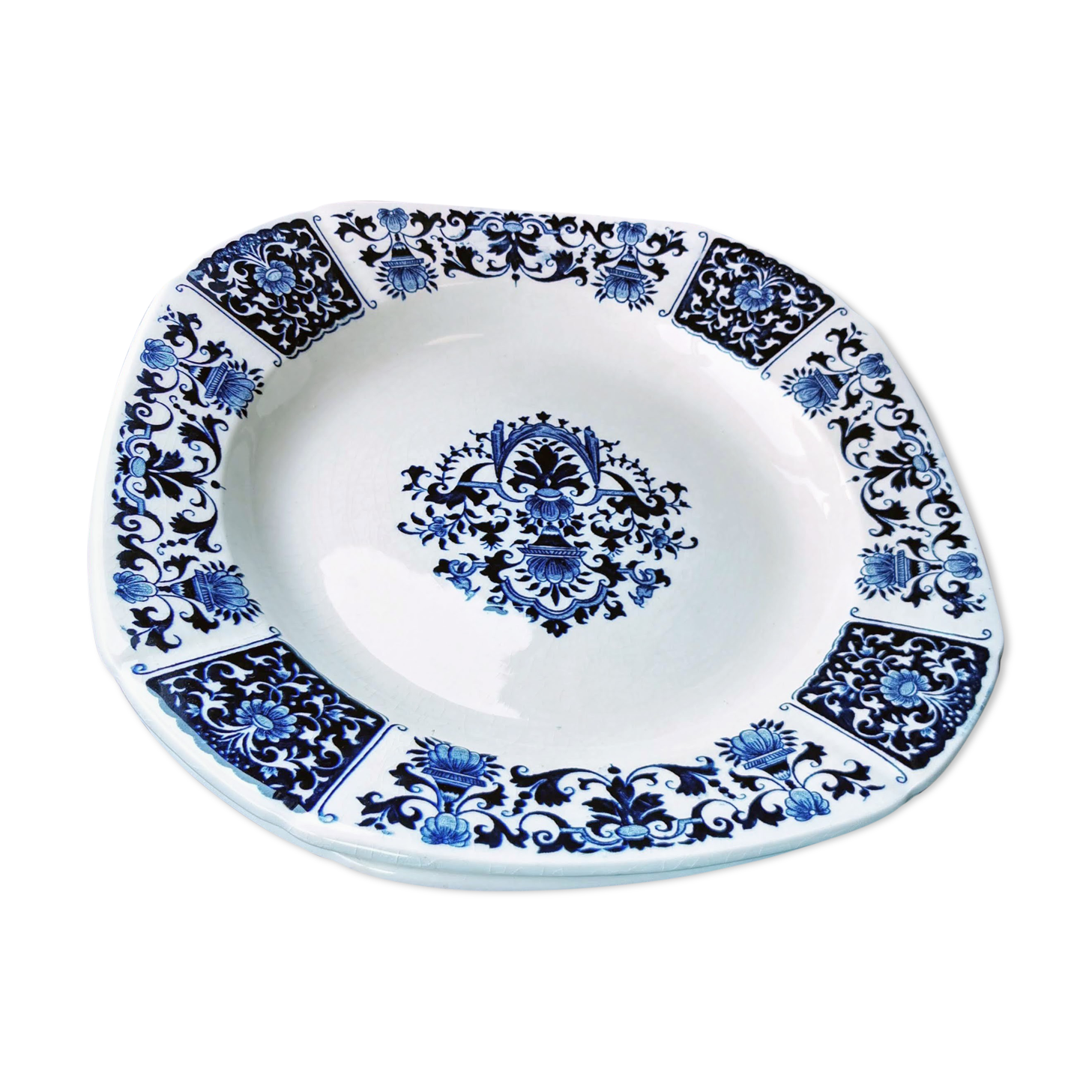 Pair of hollow plates in clay of Gien "Blue Square