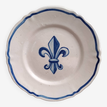 French HR Quimper plate with the fleur-de-lis