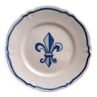 French HR Quimper plate with the fleur-de-lis